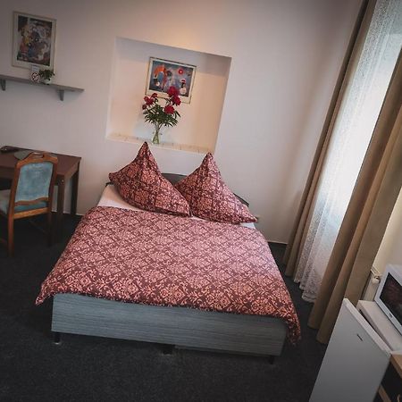 רומבורק Hotel Apartment Faraon מראה חיצוני תמונה