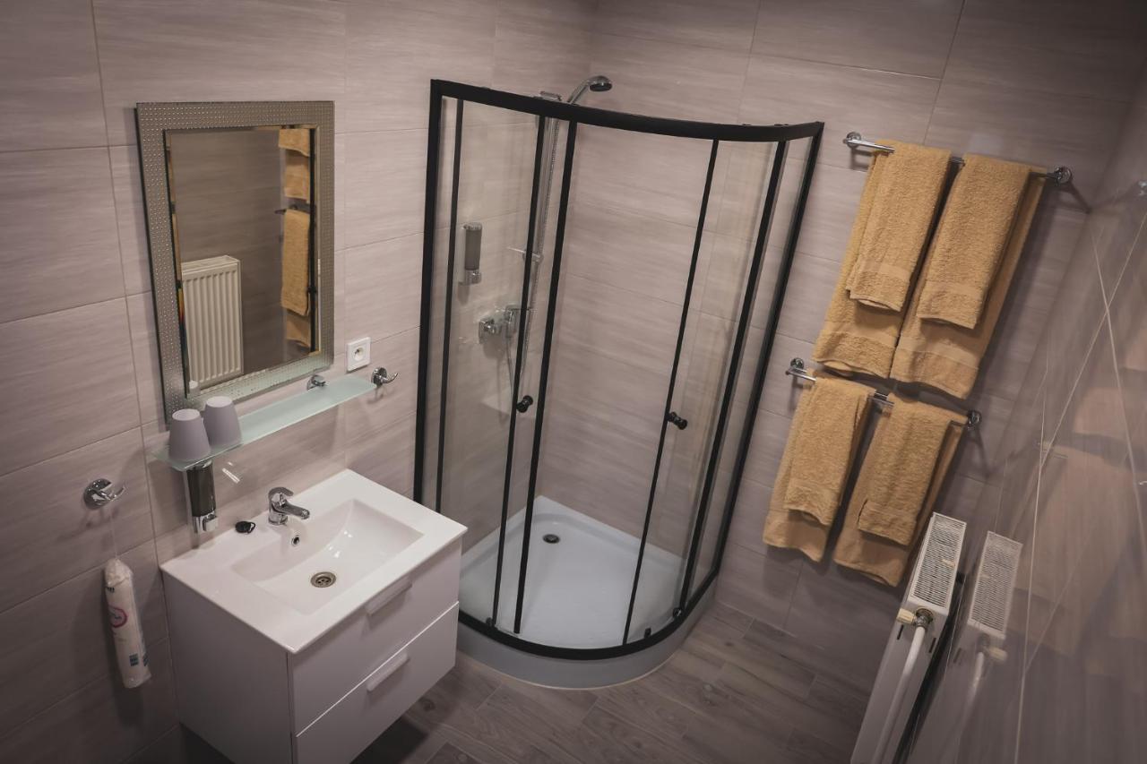 רומבורק Hotel Apartment Faraon מראה חיצוני תמונה