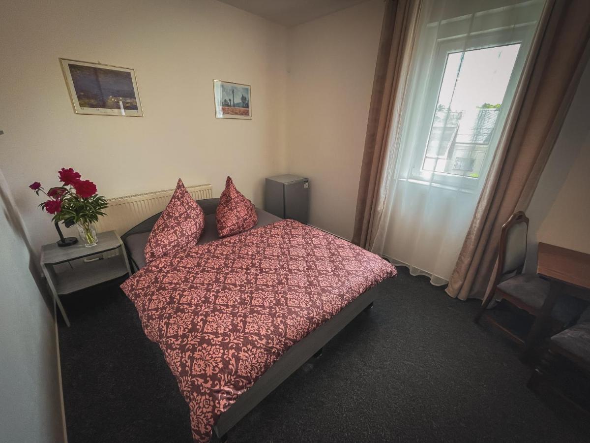 רומבורק Hotel Apartment Faraon מראה חיצוני תמונה