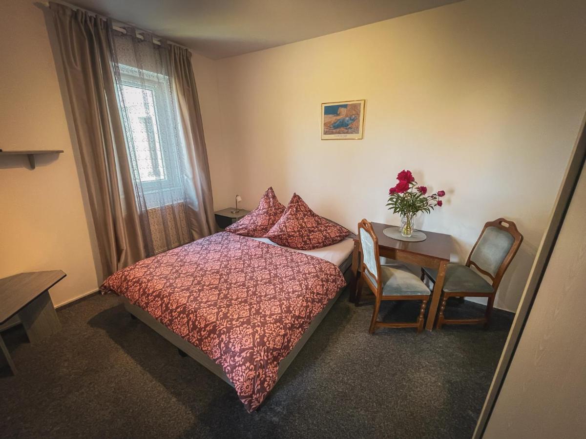 רומבורק Hotel Apartment Faraon מראה חיצוני תמונה