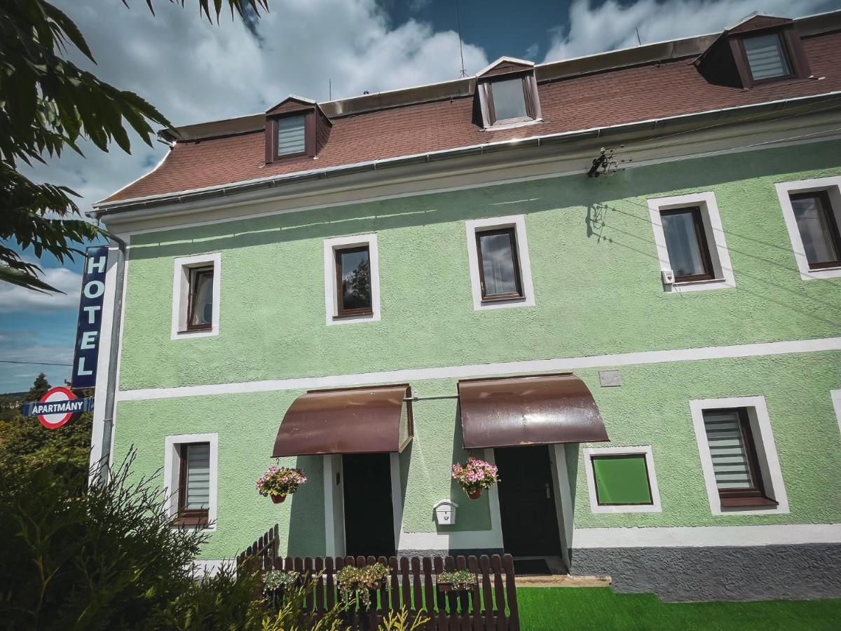 רומבורק Hotel Apartment Faraon מראה חיצוני תמונה