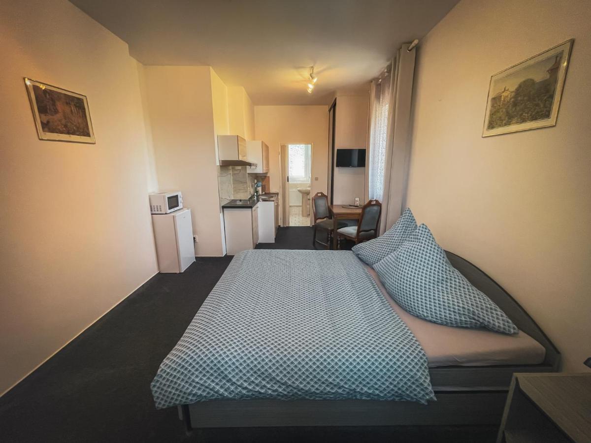 רומבורק Hotel Apartment Faraon מראה חיצוני תמונה
